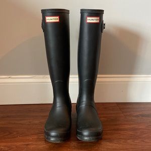 Matte Black Tall Hunter Boots. Size 6